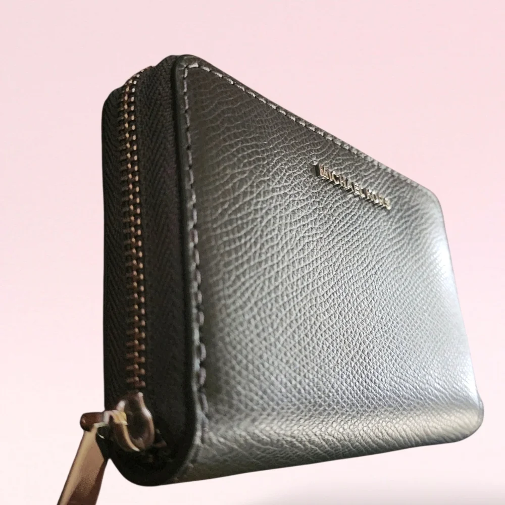 Michael Kors Jet Set Small Zip Around Card Case